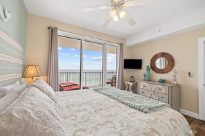 2 bedrooms, iron/ironing board, free WiFi, bed sheets - “The Little Mermaid!” (Panama City Beach)