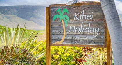 Beachy condo directly across from beach! Pool Hot Tub & BBQ!