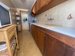 Fridge, microwave, oven, coffee/tea maker