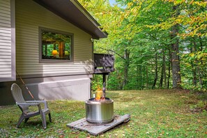 House, 4 Bedrooms | Property grounds