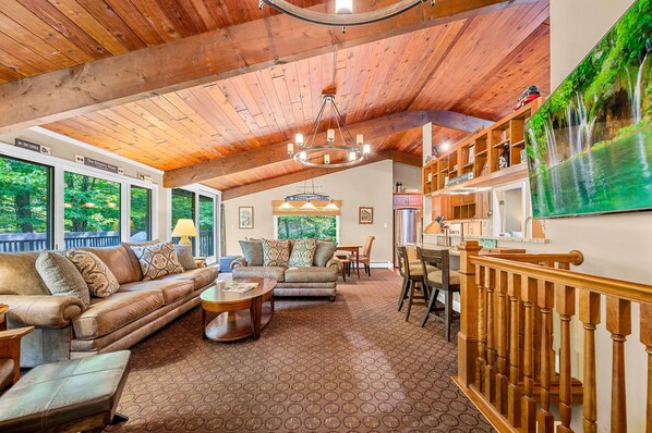 House, 4 Bedrooms | Living area