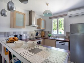 Frigorifero, microonde, forno, lavastoviglie