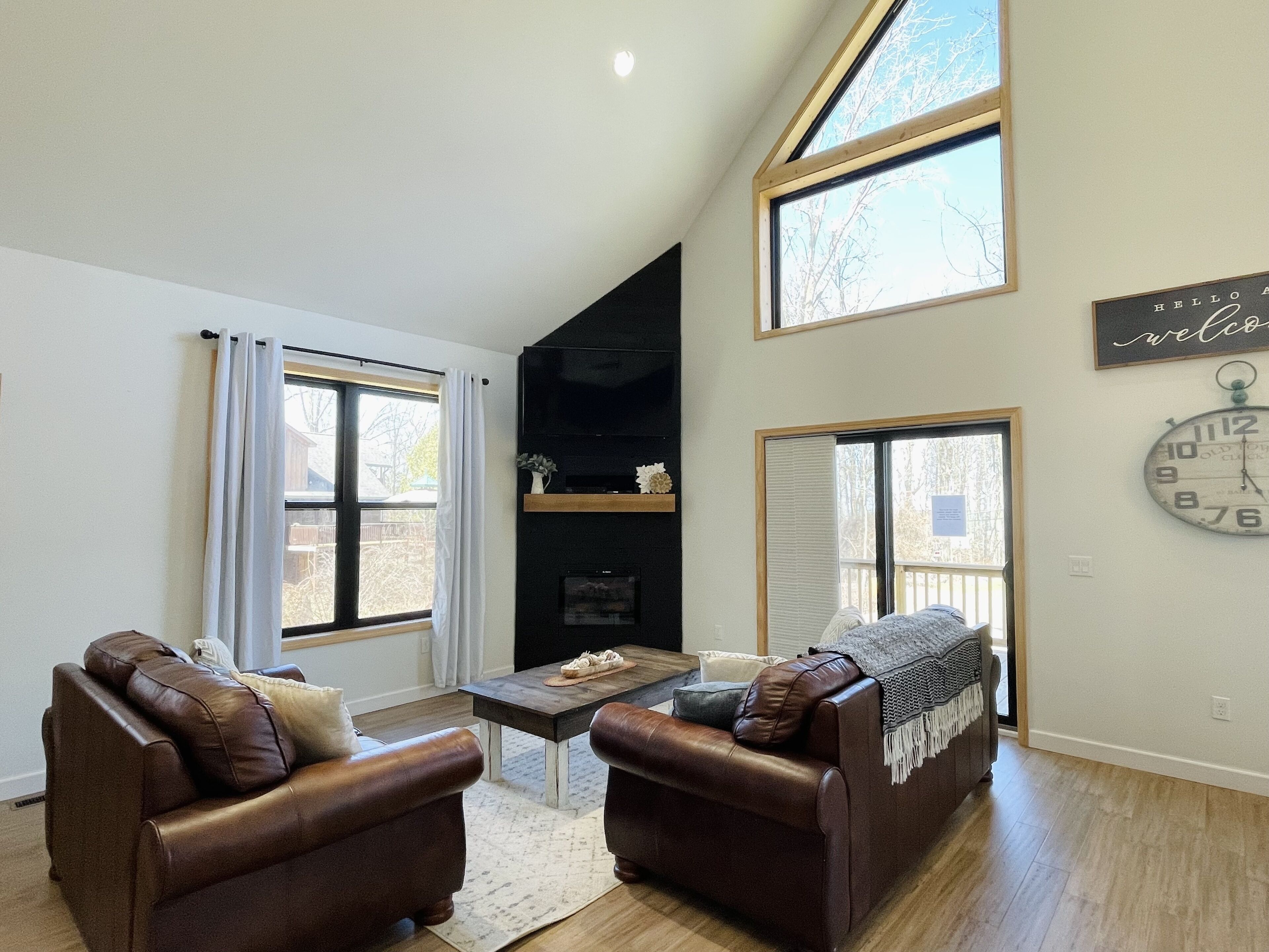 House, 4 Bedrooms | Living area