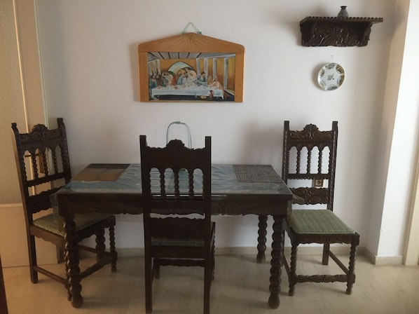 Dining - 2 minutes to the Solomos square & museum and 5 minutes to the beach! (Zakynthos)