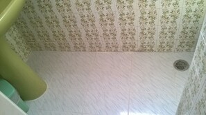 Hair dryer, towels, soap, shampoo - 2 minutes to the Solomos square & museum and 5 minutes to the beach! (Zakynthos)