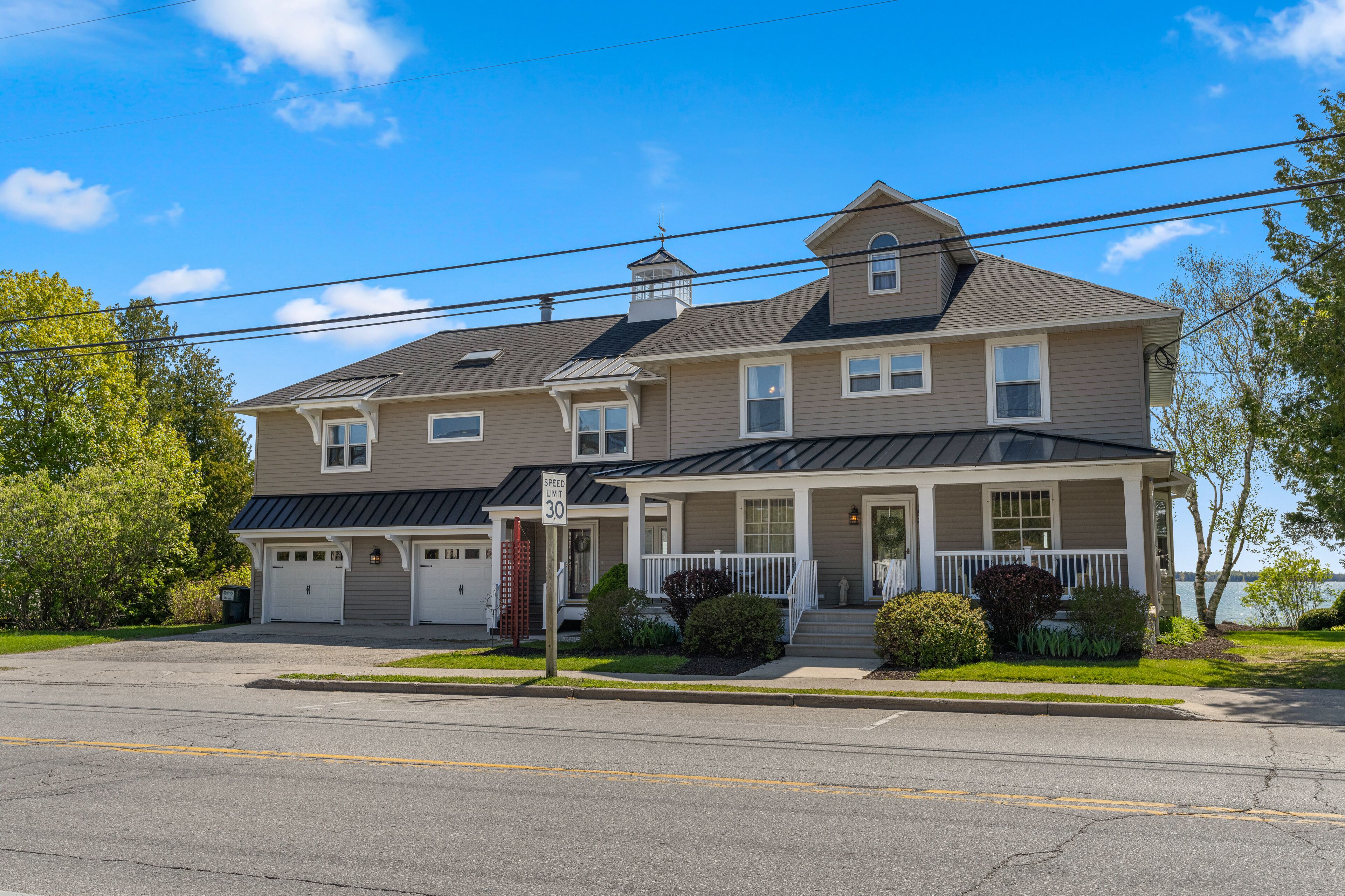 Our Lakeside Legacy - Charming Retreat in Downtown Baileys Harbor