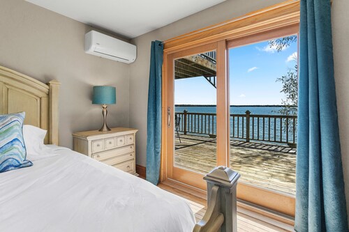 Charming Retreat in Downtown Baileys Harbor Across from Door County Brewery