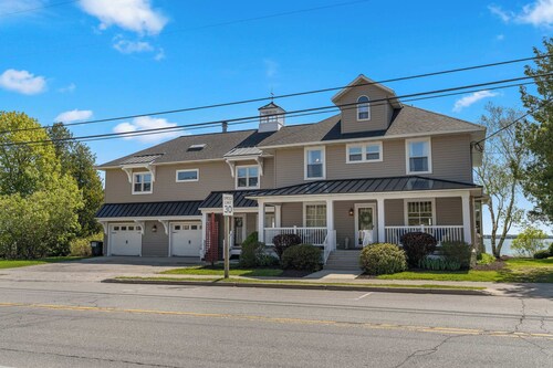 Our Lakeside Legacy - Expansive Retreat in Downtown Baileys Harbor