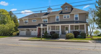Our Lakeside Legacy - Expansive Retreat in Downtown Baileys Harbor