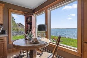 Dining - Charming Retreat in Downtown Baileys Harbor Across from Door County Brewery (Baileys Harbor)