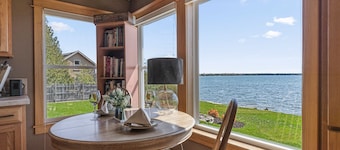 Charming Retreat in Downtown Baileys Harbor Across from Door County Brewery