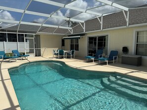 Lämmitetty uima-allas