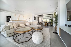 TV, video games, offices - Mirador Hills 2 | Estepona Luxury Apartment Pools (Estepona)