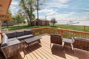 Terrace/patio - Pontoon Rental, Great Fishing, Guest House, Swimming off of Dock, & More! (Brainerd)