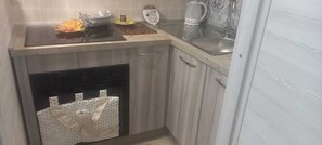 Kochgeschirr/Geschirr/Besteck