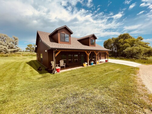 3 bedroom guest house with mountain views in Big Horn, Wyoming