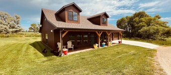 3 bedroom guest house with mountain views in Big Horn, Wyoming