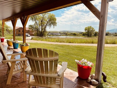 3 bedroom guest house with mountain views in Big Horn, Wyoming