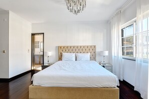 3 bedrooms, desk, iron/ironing board, WiFi