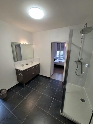 Bathroom - La Promesse Bayeux Parking Free (Bayeux)