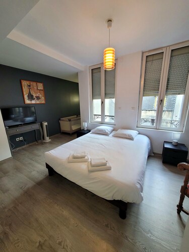 La Promesse Bayeux Parking Free