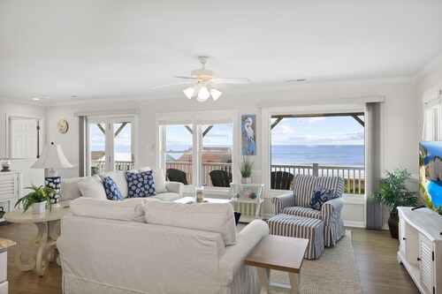 Bella Blue, Almost Oceanfront House in Emerald Isle, NC!