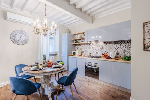 3 bedrooms Apartment by the Lucca Cathedral