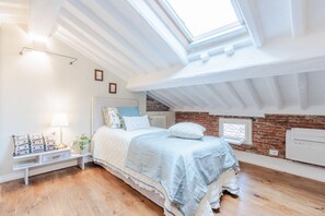 3 chambres, fer et planche à repasser, Wi-Fi gratuit, draps fournis