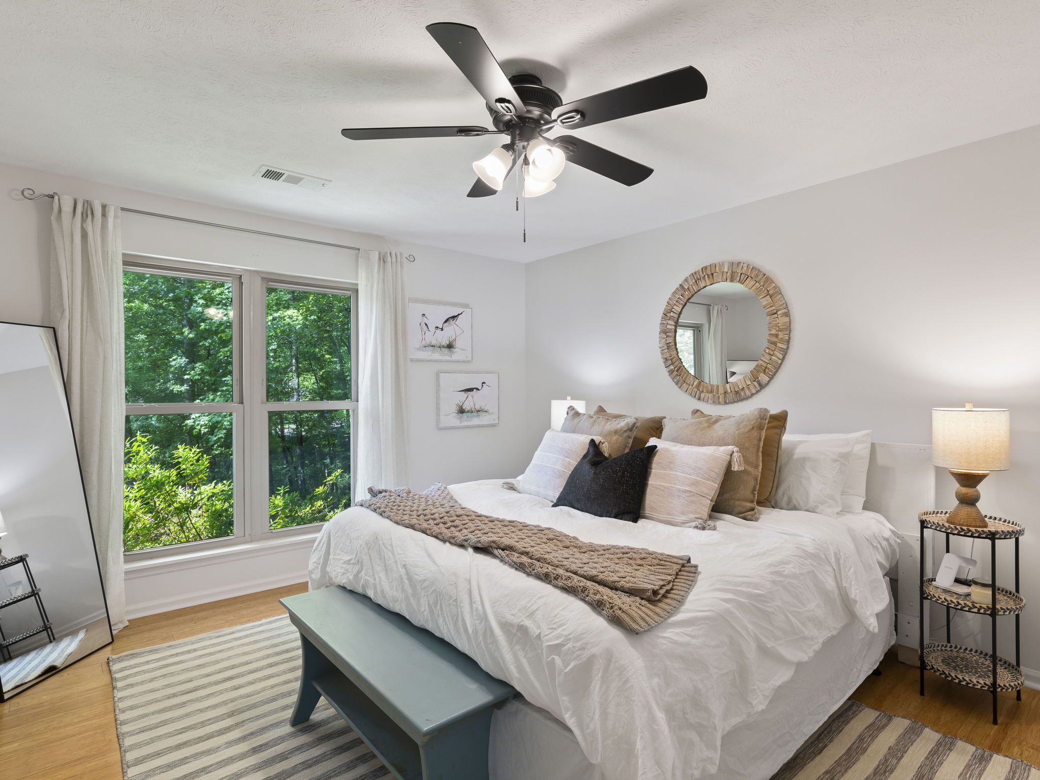 3 chambres, fer et planche à repasser, lit parapluie, Wi-Fi gratuit