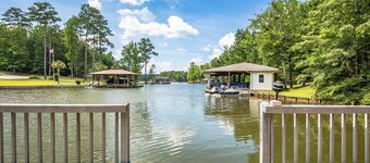 Kid Friendly! Upgraded Lake Front Cottage at Lake Martin! 35 Minutes to Auburn!