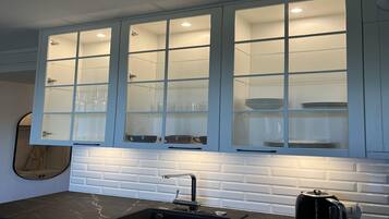 Kühlschrank, Herdplatte, Geschirrspüler