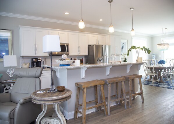 Interior - Sward Shack - Beautiful waterview (Atlantic Beach)