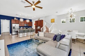 TV - Magical 5 Bed Town Home with Splash Pool-202CD (Davenport)