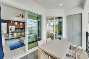 Dining - Magical 5 Bed Town Home with Splash Pool-202CD (Davenport)