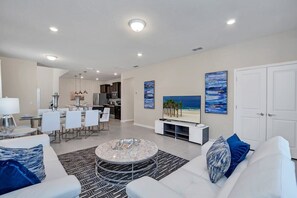 TV - Beautiful 6 Bed Pool Home in Windsor Island-1220AB (Davenport)