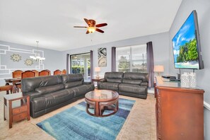 TV - Lovely Spacious Villa with Private Pool-1490MVD (Davenport)