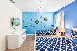 8 bedrooms, iron/ironing board, WiFi, bed sheets