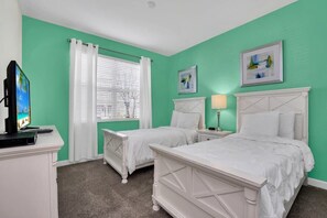 5 chambres, fer et planche à repasser, Wi-Fi, draps fournis