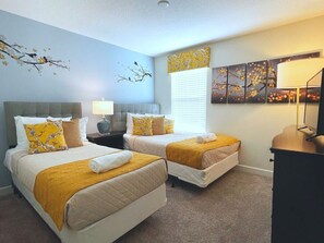 6 bedrooms, iron/ironing board, WiFi, bed sheets - Star Wars Galaxy! Resort Close to Disney! 1660 (Davenport)