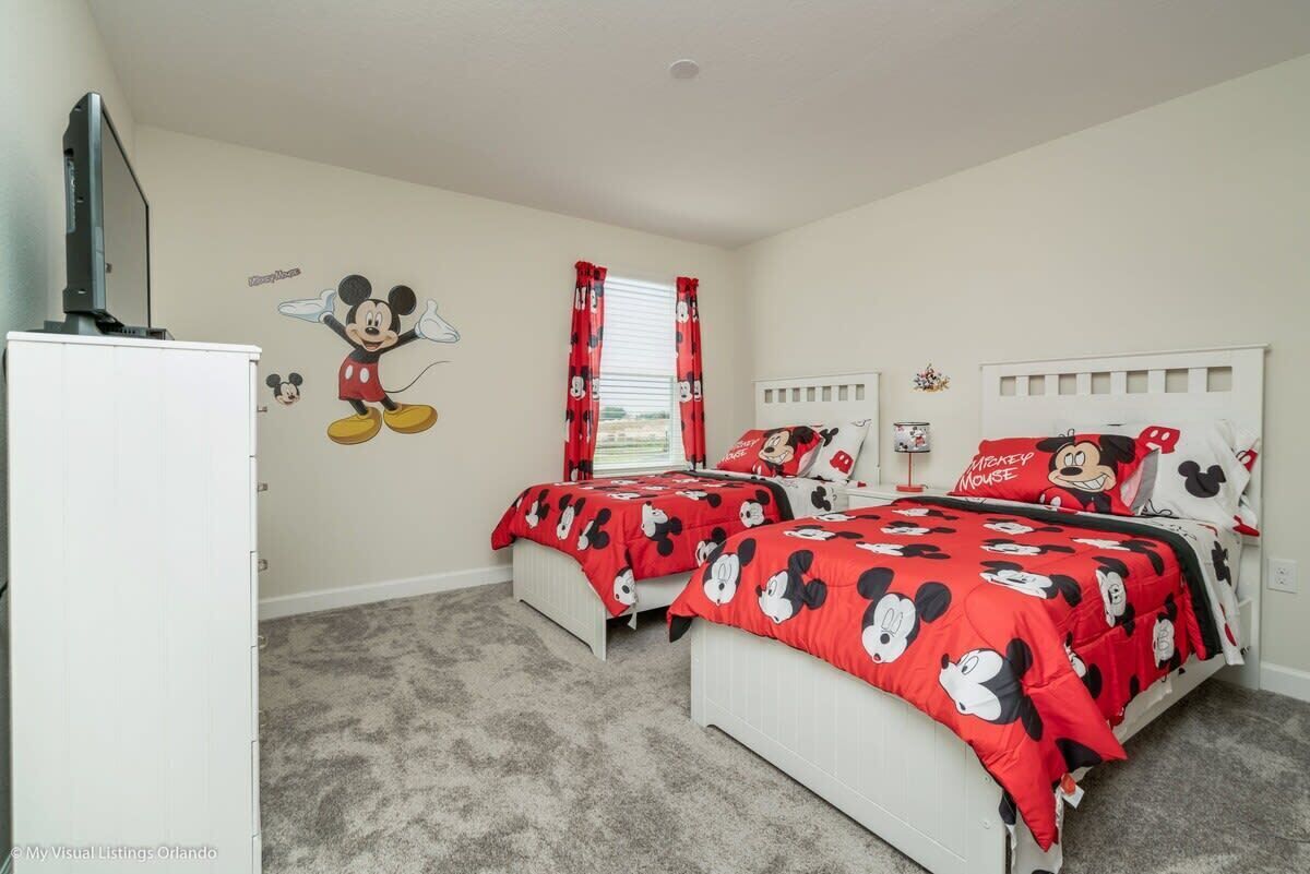 9 bedrooms, iron/ironing board, WiFi, bed sheets