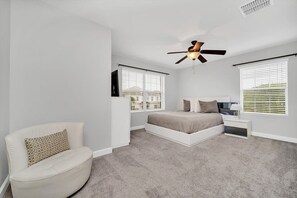 5 habitaciones, tabla de planchar con plancha, wifi y ropa de cama