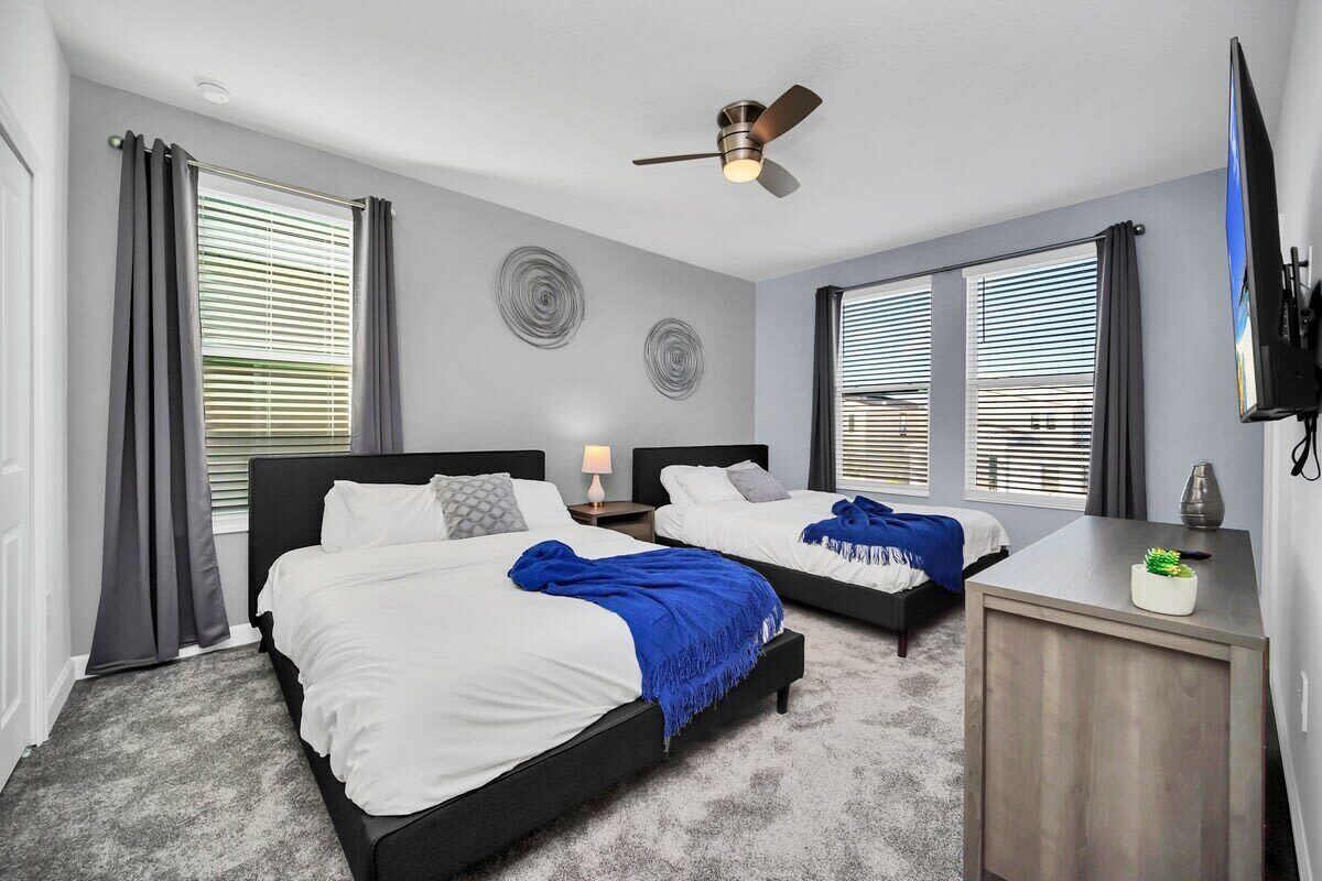 6 bedrooms, iron/ironing board, WiFi, bed sheets