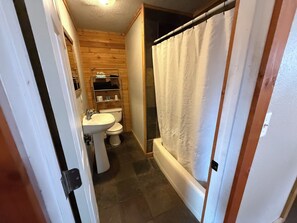 Bathroom - Rustic Inn (Park Rapids)