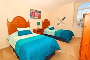 5 bedrooms, iron/ironing board, WiFi