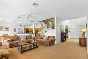 TV - Spacious 6 Bed Home with Private Pool-203BS (Davenport)