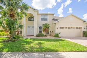 Exterior - Spacious 6 Bed Home with Private Pool-203BS (Davenport)