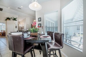 Dining - Secluded Pool! Value! Resort 9 Mi 2 Disney! 351 (Davenport)
