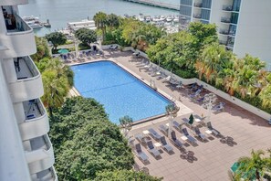 Pool - 3 Bedroom Skyline views (Miami)