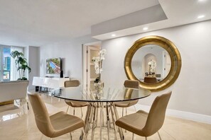 Dining - Spacious 3BR with Skyline Views | Hot Tub (Miami)