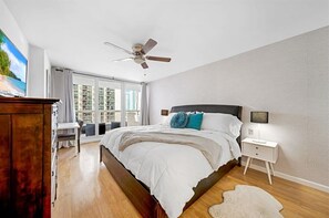 1 habitación, escritorio, tabla de planchar con plancha y wifi